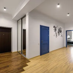 Aparts Forum , Lwów Ukraina